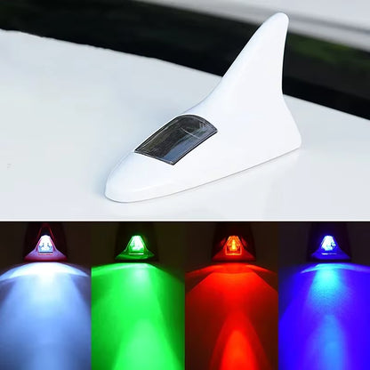 Antena Shark Light™ — Luz LED Solar Inteligente para tu Carro