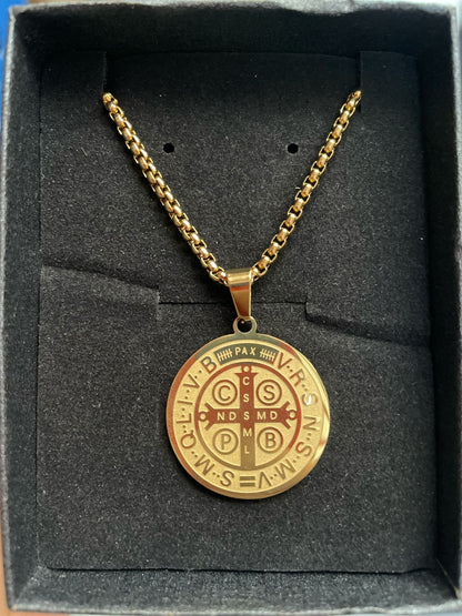 Collar San Benito Protección Sagrada + Estuche de Lujo incluido